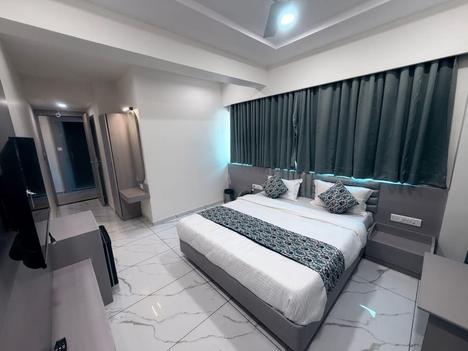 The 7 elevan hotel Hotel in Gujarat