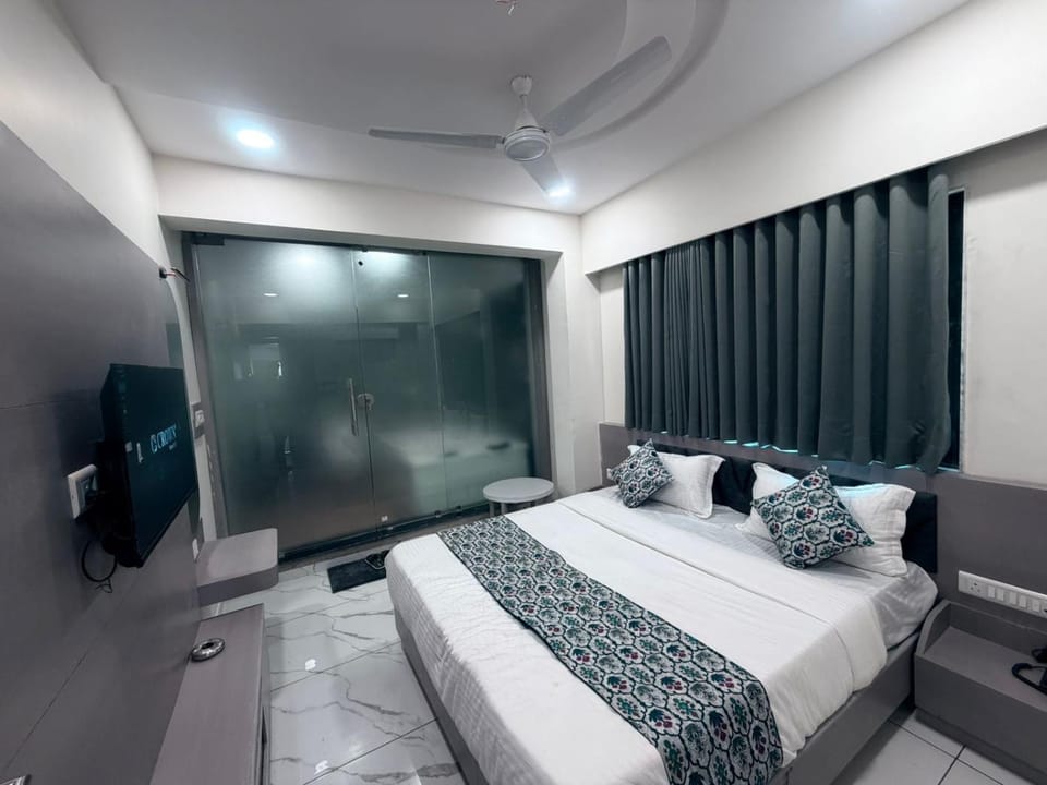 The 7 elevan hotel Hotel in Gujarat