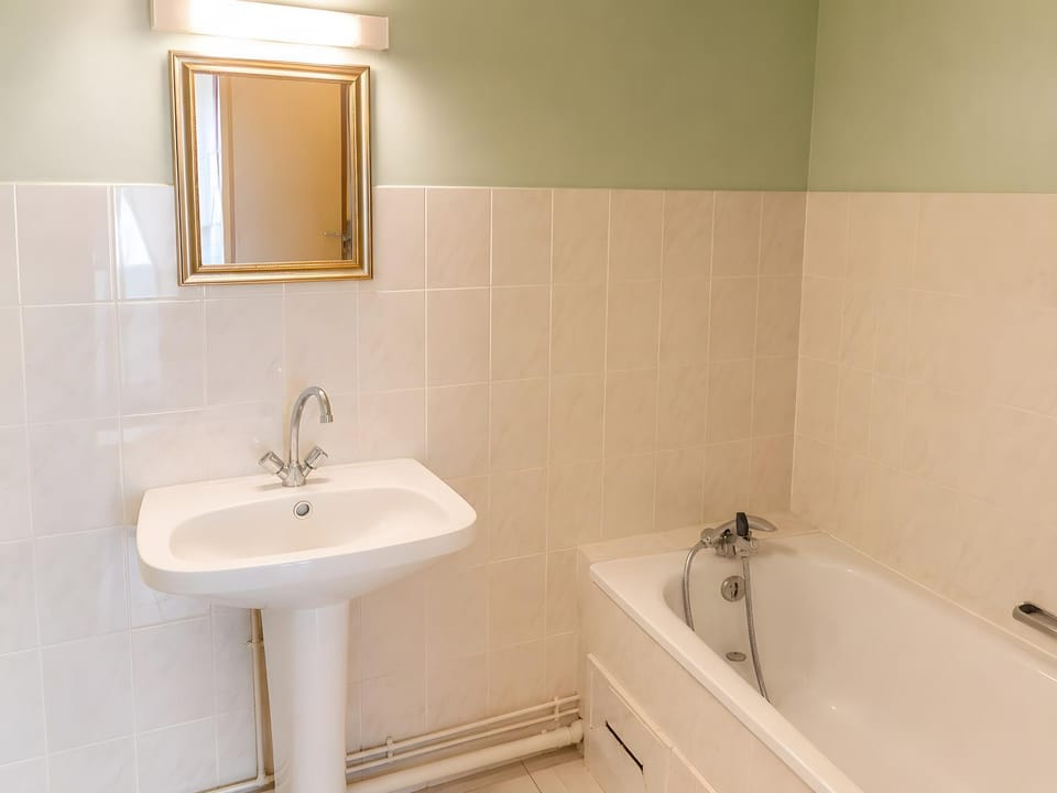 Bathroom, Living room