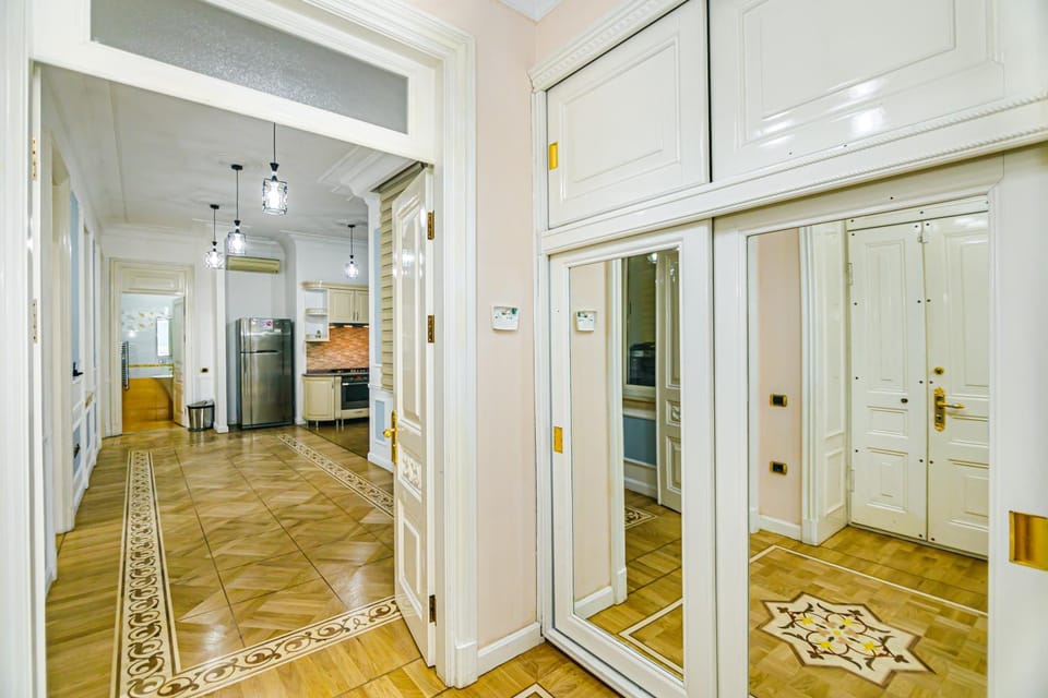 Shower, Kitchen or kitchenette