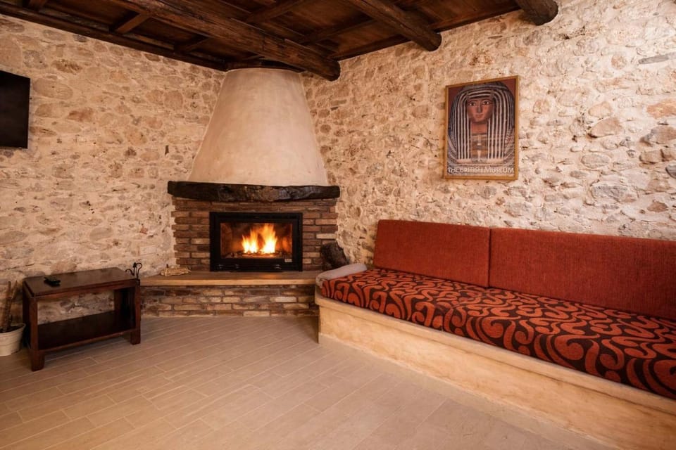 Living room, Seating area, fireplace
