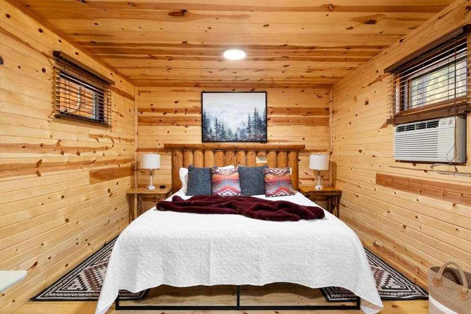 Bed, Bedroom, air conditioner