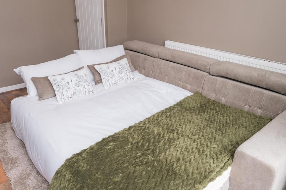 Premium flat Sleeps 4 Free parking Apartment in Birmingham