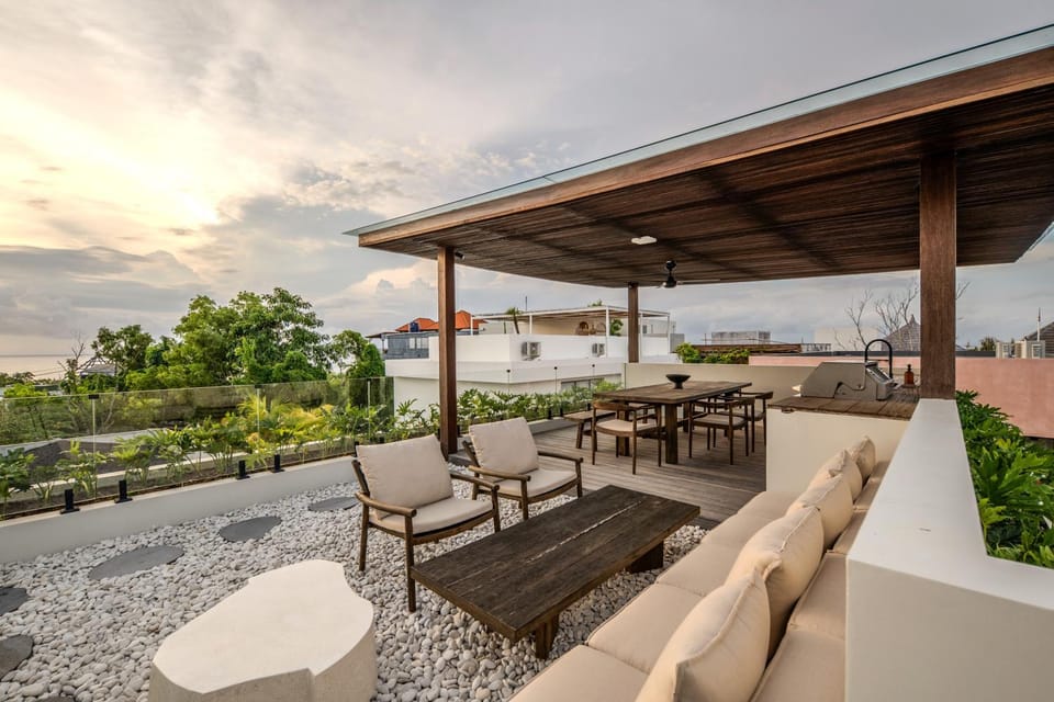 Day, Natural landscape, View (from property/room), Balcony/Terrace, Seating area, Dining area