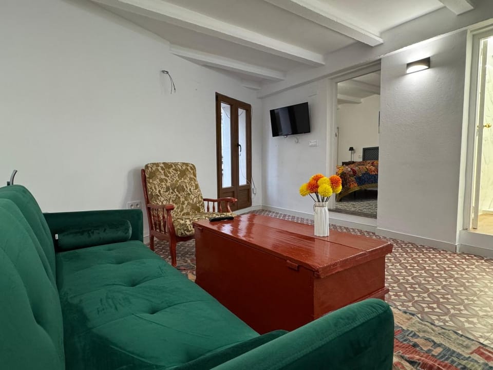 Communal lounge/ TV room, TV and multimedia, Living room, Seating area