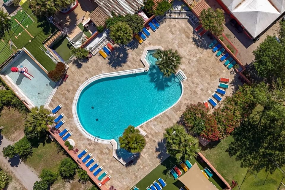 Mobil-home tout confort Camping de lEscale C43 terrasse piscine & plages House in Agde