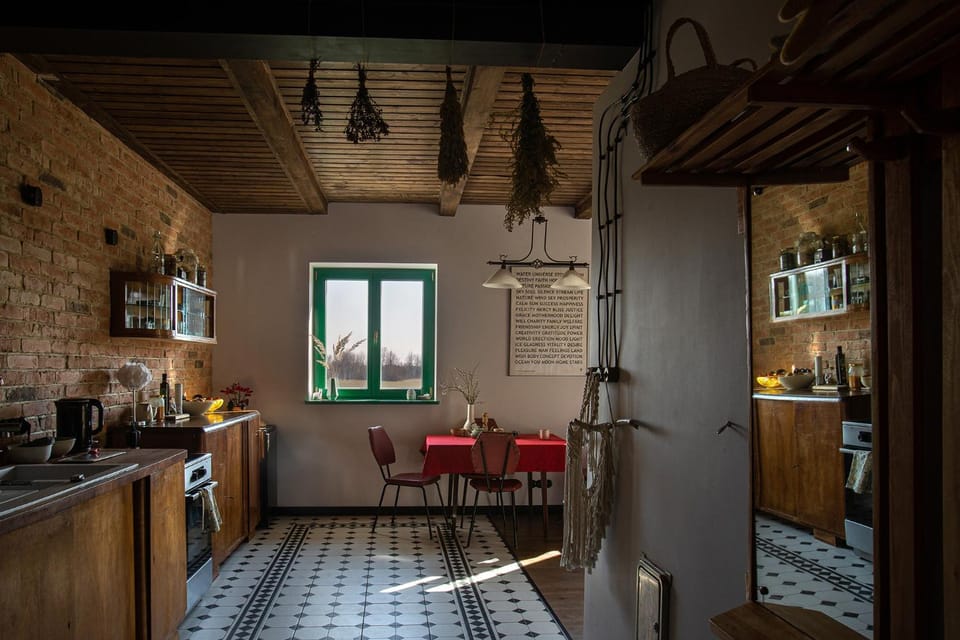 Kitchen or kitchenette, Dining area, pet friendly, stove