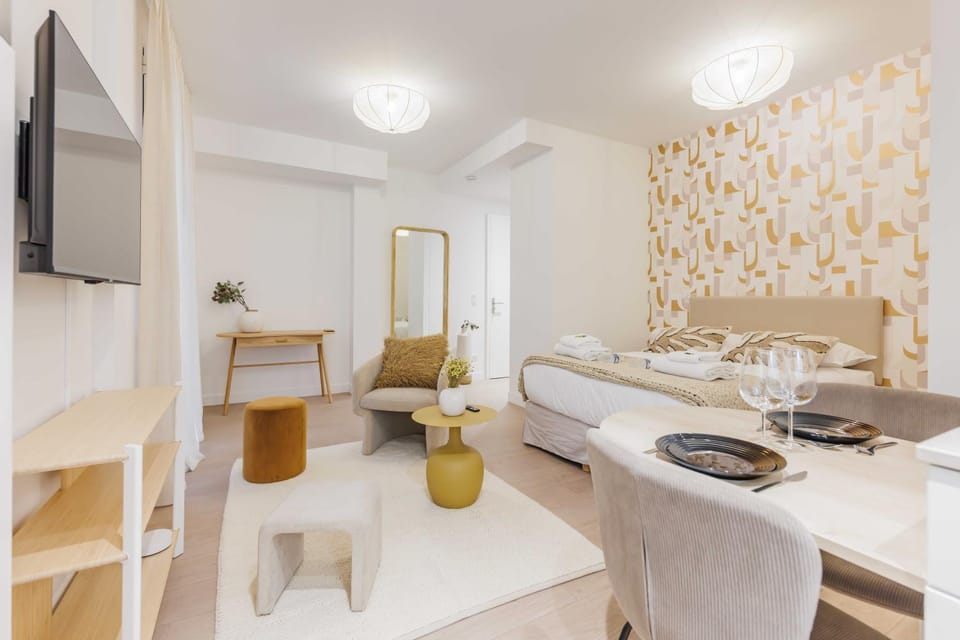 Kitchen or kitchenette, Photo of the whole room, Dining area, Bedroom