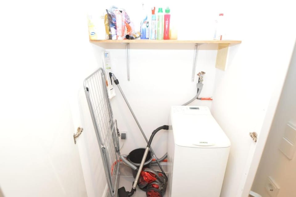 Newly renovated apartment with small garden & service Apartment in Bremen