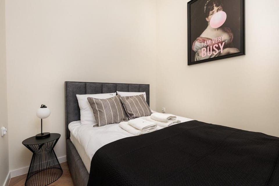 Decorative detail, Seating area, Bedroom, heating, internet, towels