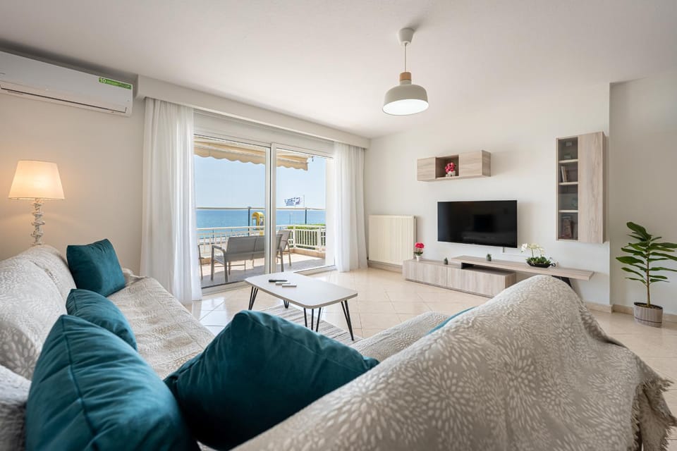 Bed, TV and multimedia, Living room, internet, air conditioner