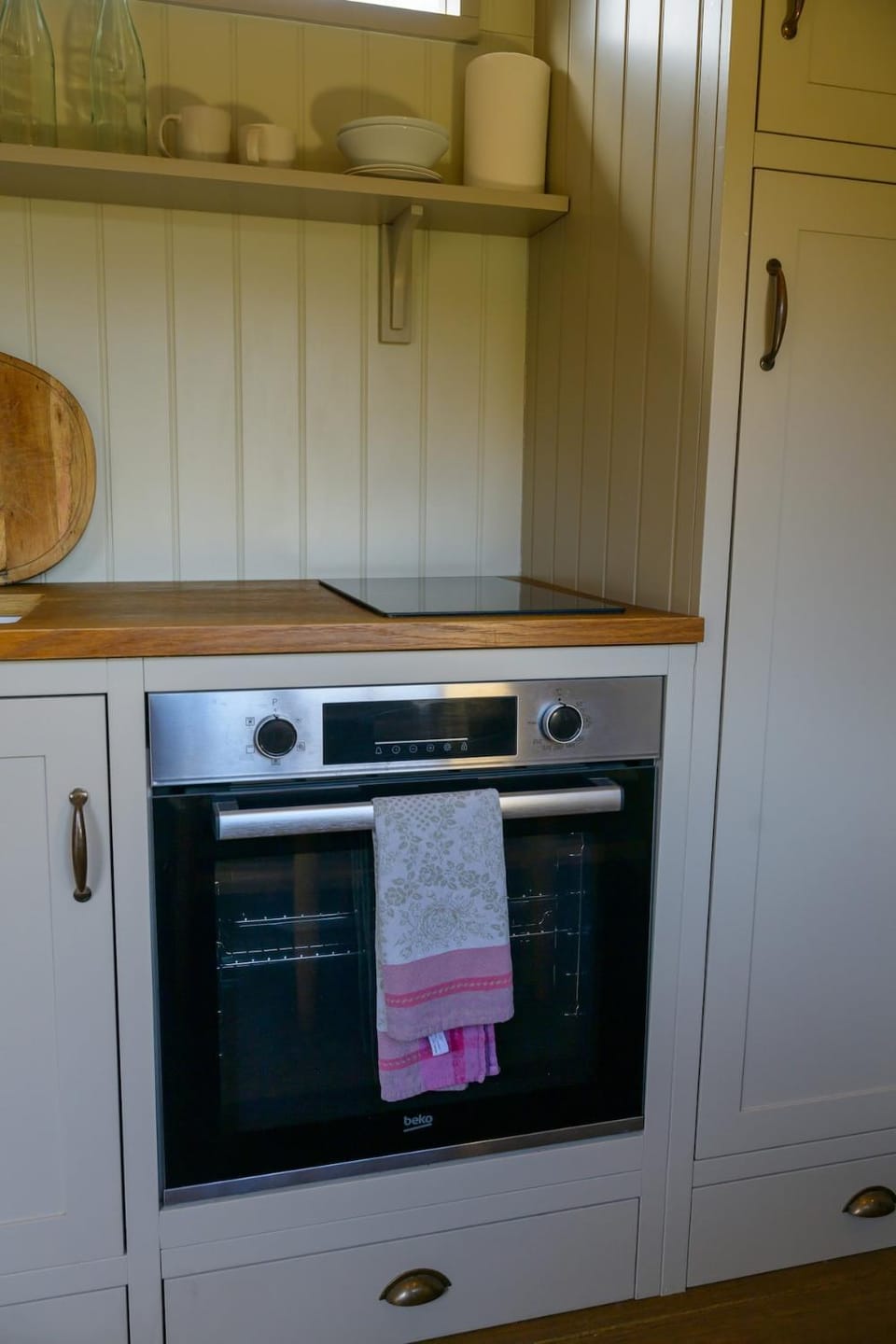 Sky Garden Hut- hilltop hut with stunning views Apartment in Cheltenham