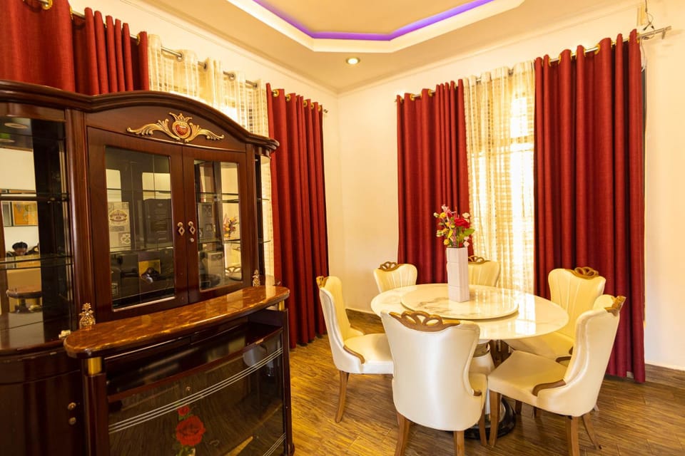 Living room, Dining area, Cycling, Food, Meals, Lunch, Dinner, Dinner, Family, room service, VIP, wedding, wedding