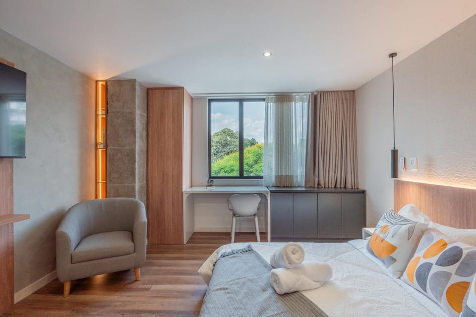 TV and multimedia, Photo of the whole room, Bedroom
