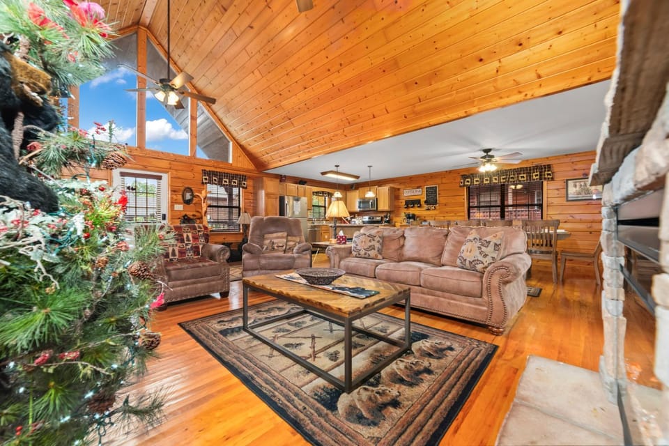 Smoky Mountain Getaway House in Sevier County