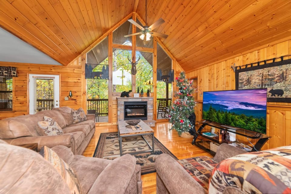 Smoky Mountain Getaway House in Sevier County