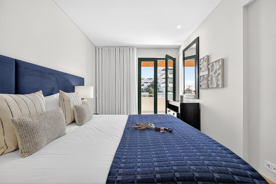 Patio, Bed, Bathroom, Balcony/Terrace, Bedroom, Guests, Family, internet, air conditioner