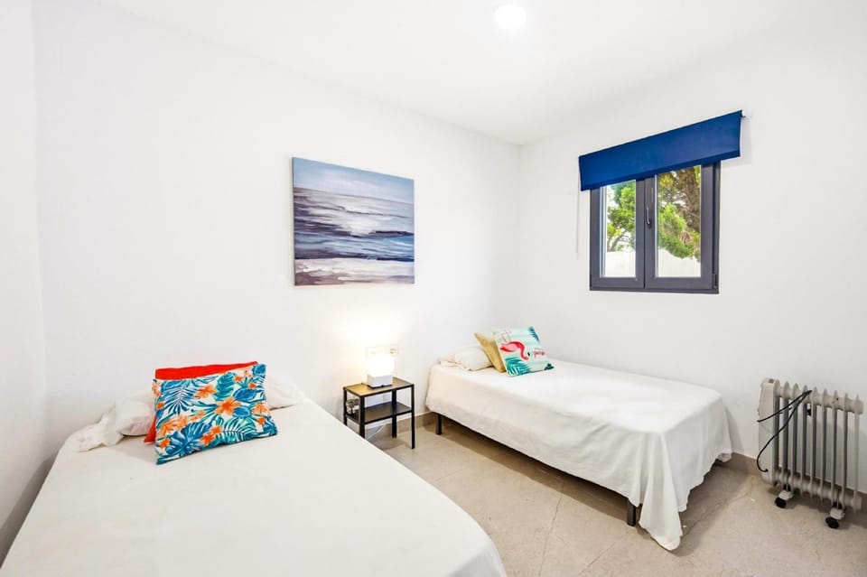 Property building, Living room, Bedroom