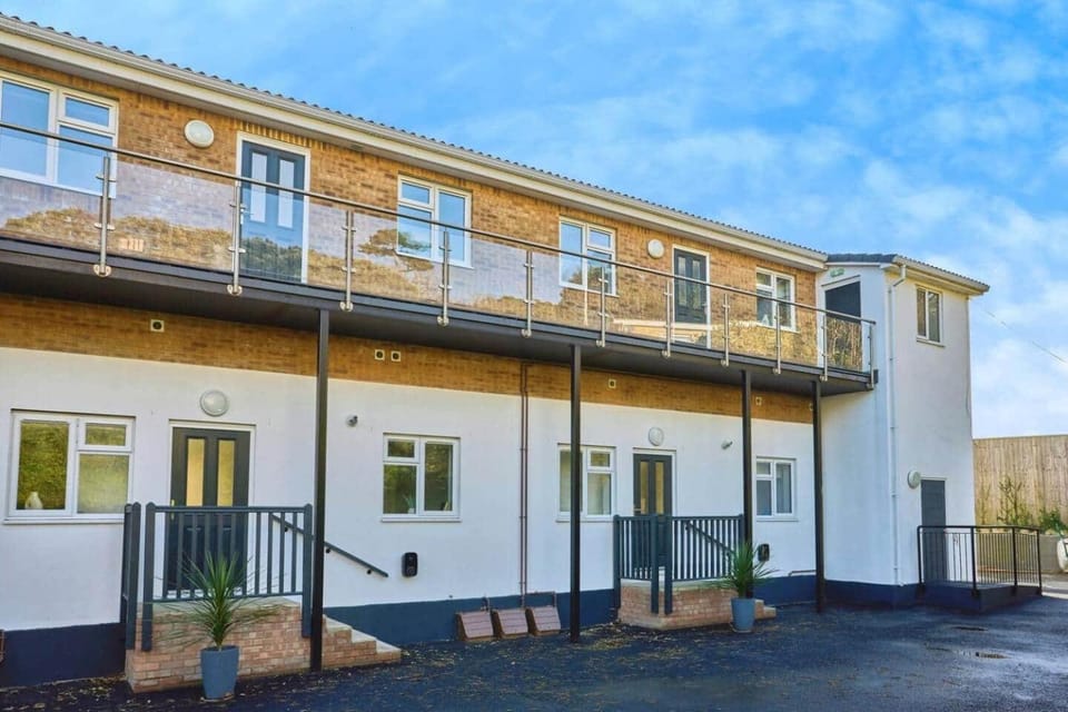 Island Sea Breeze Bliss Apartment in Ventnor