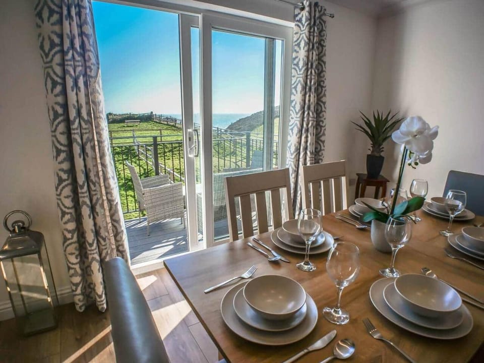 Silver Shore Isle of Wight Apartment in Ventnor