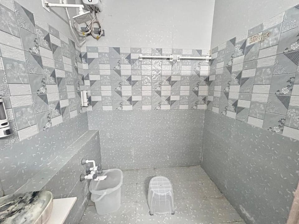 Aamla Villa-Garden Jacuzzi-open cinema-BBQ party Villa in Gujarat