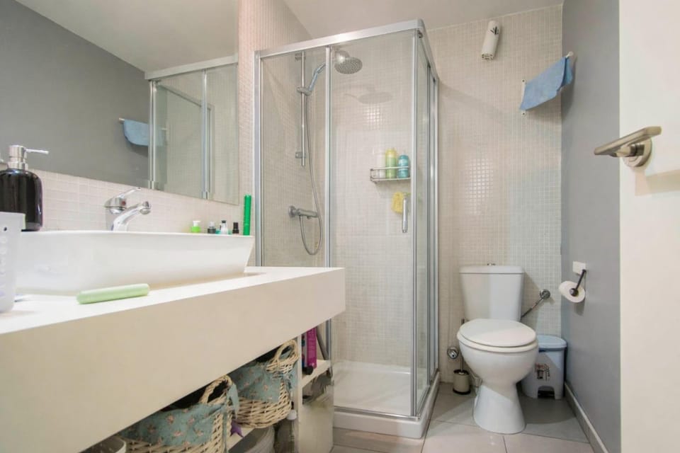Shower, Toilet, bidet