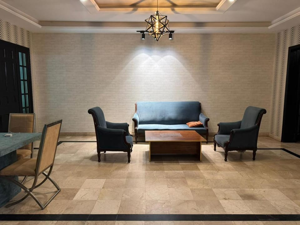 Lobby or reception, Seating area