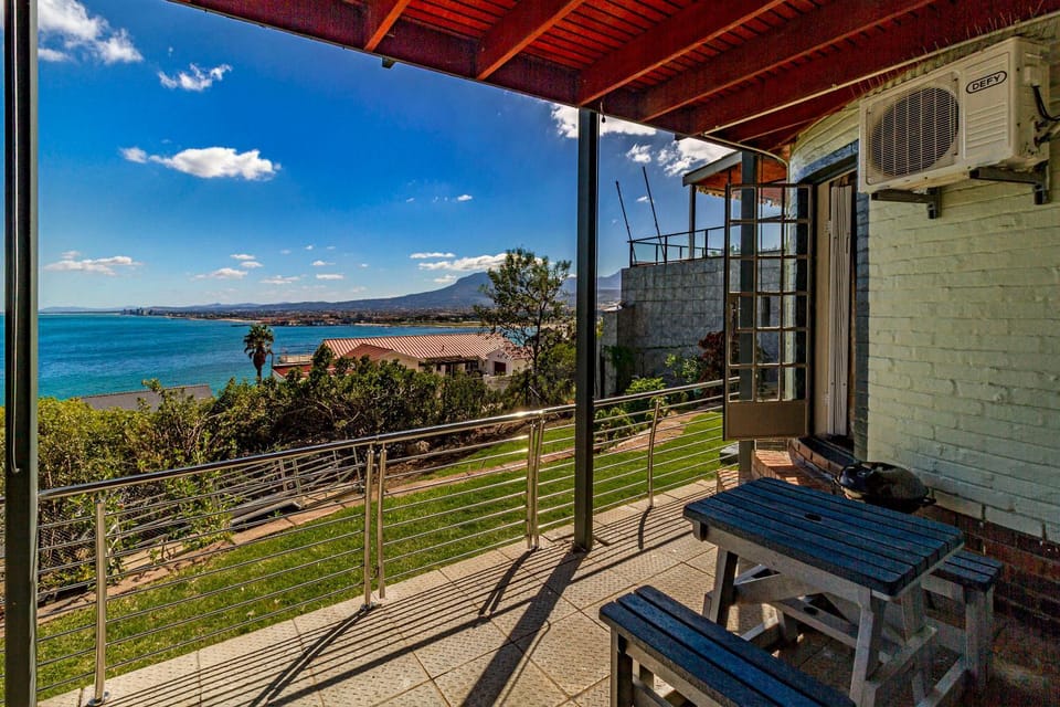 BBQ facilities, Sea view, Internal: Not applicable to any particular room