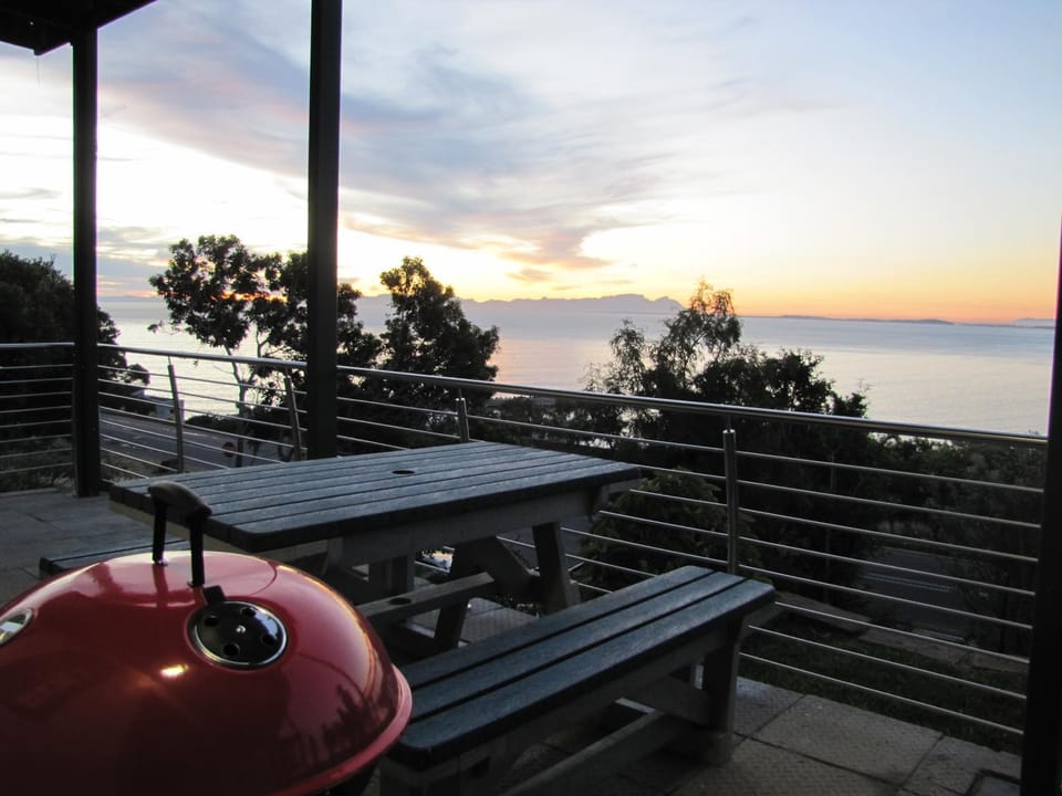 BBQ facilities, Balcony/Terrace, Internal: Not applicable to any particular room