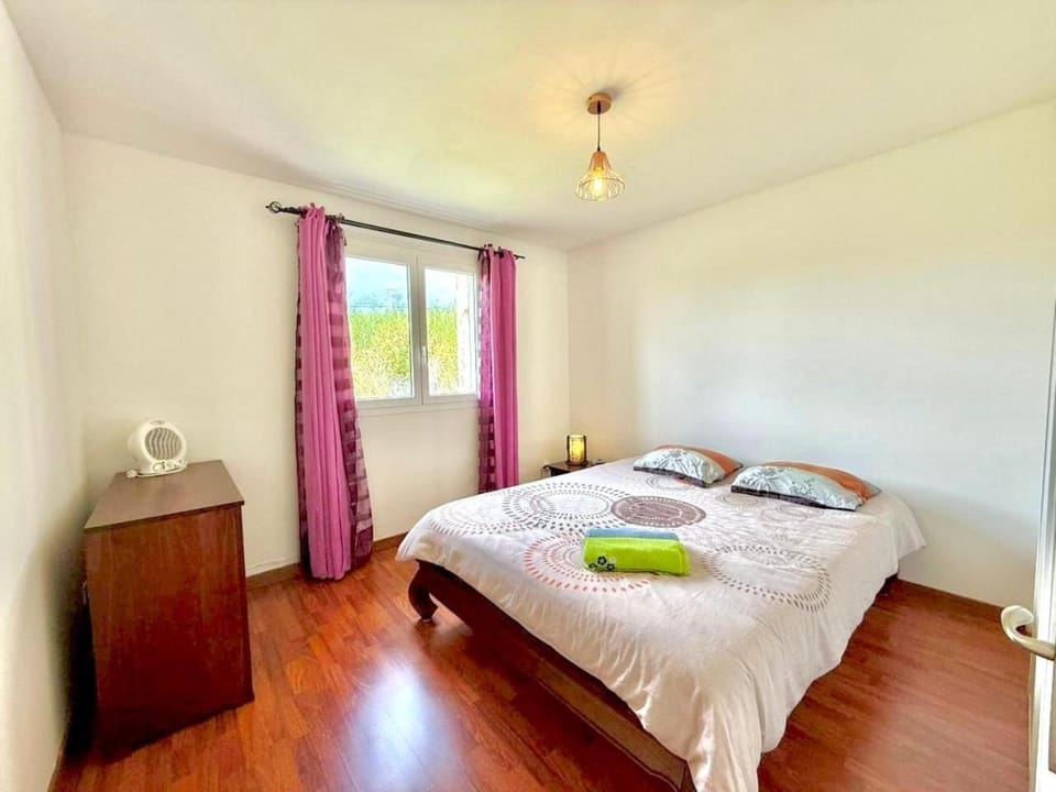 Villa Fanir, Nature, Calme et Vue Montagne Bed and Breakfast in Réunion