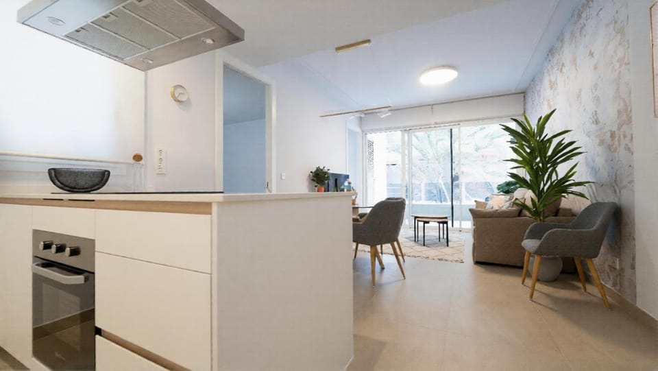 dishwasher, microwave, oven, stove, kitchen