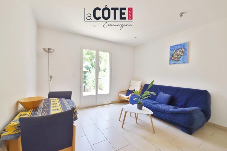 "Go Kinesio" House in Sausset-les-Pins