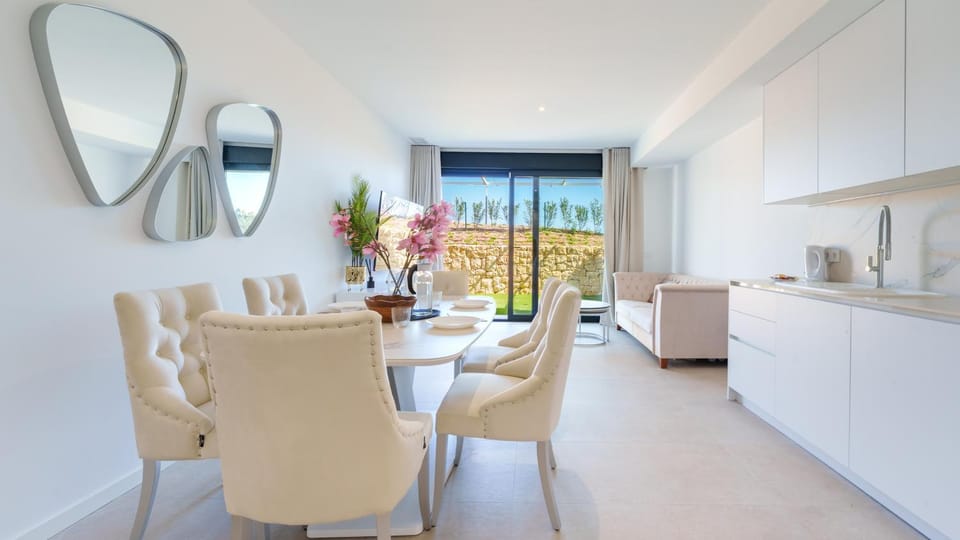 Kitchen or kitchenette, Living room, Dining area