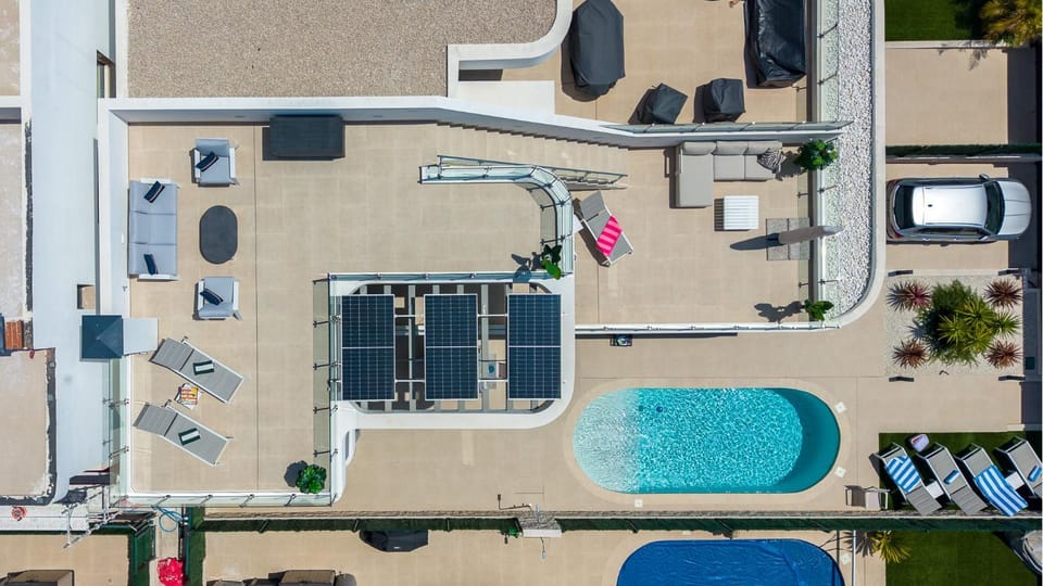 Balcony/Terrace, Swimming pool