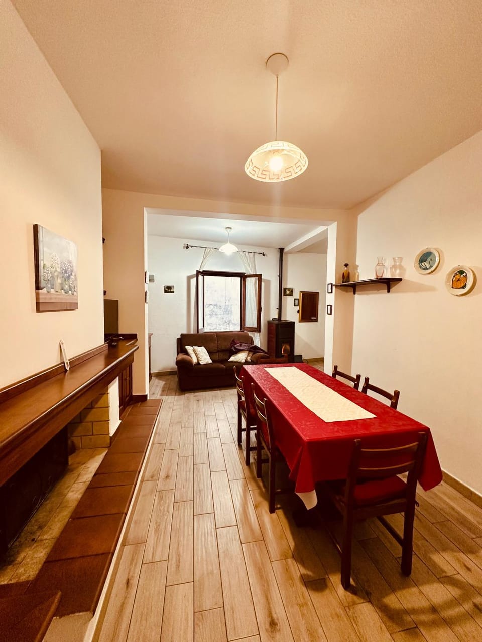 Living room, Seating area, Lunch