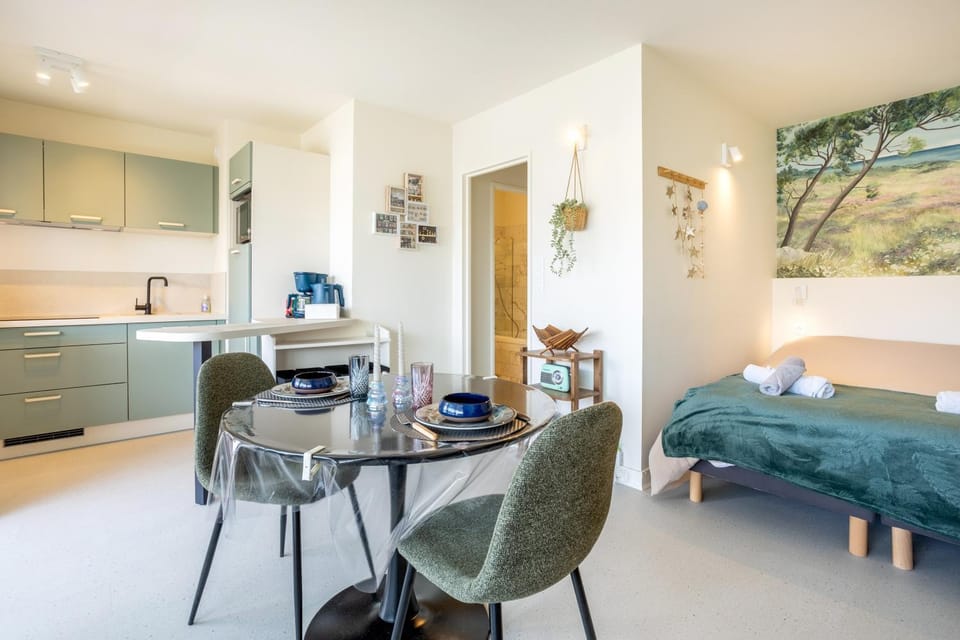 Property building, Living room, Bedroom