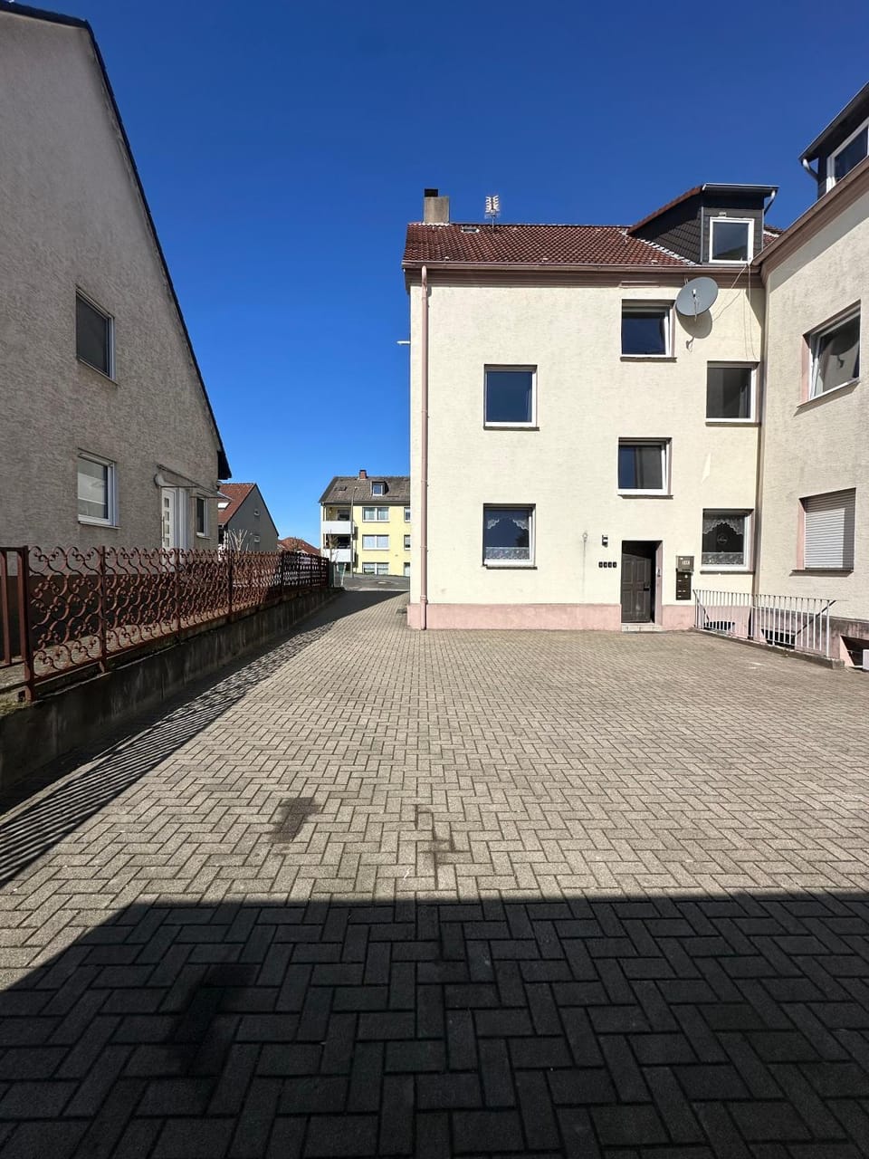 Property building, Day, Neighbourhood, Street view