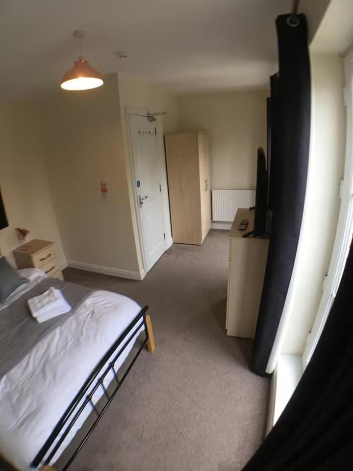 Large 4 bedroomed house, Wi-fi & Parking House in Boston