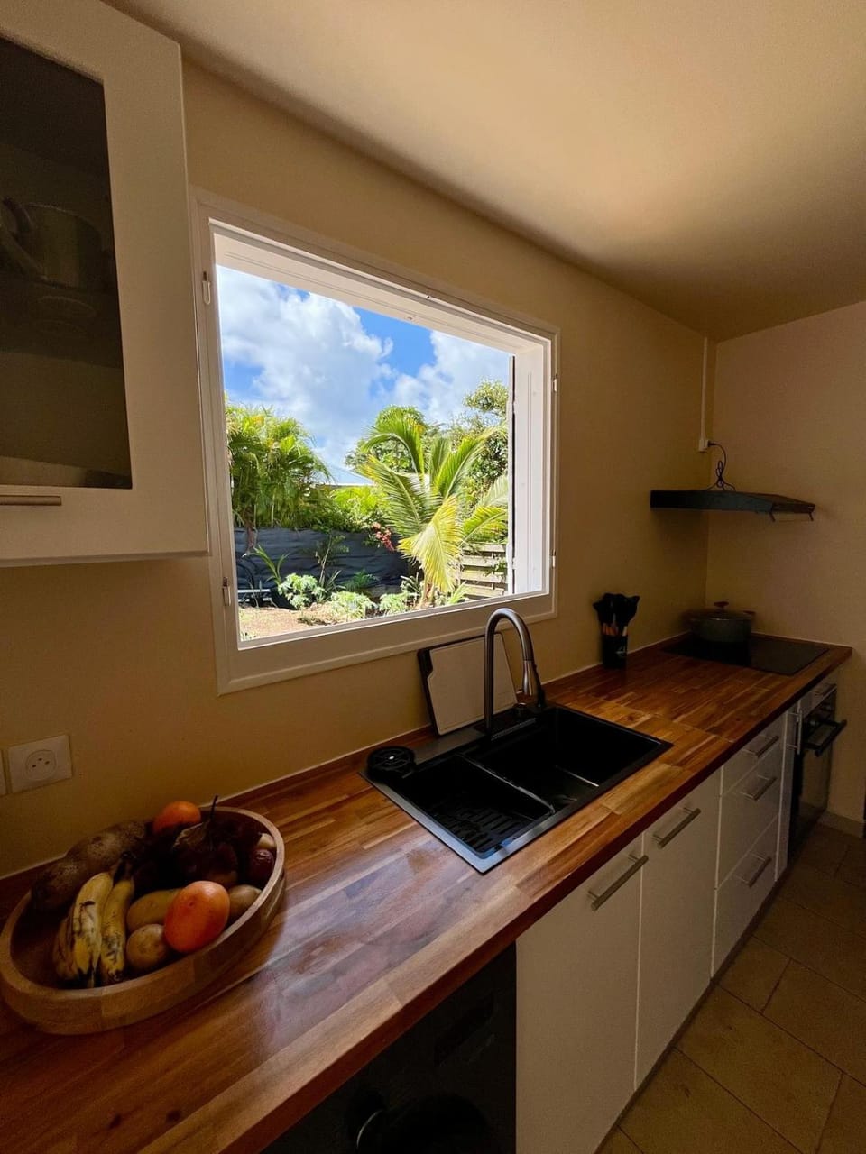 Tropical Oasis, Beach 5-Min Walk at Anse des Rochers Villa in Grande-Terre, Guadeloupe