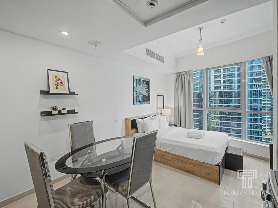 Marina Views | Corner Unit | Luxury Studio Apartment in Dubai