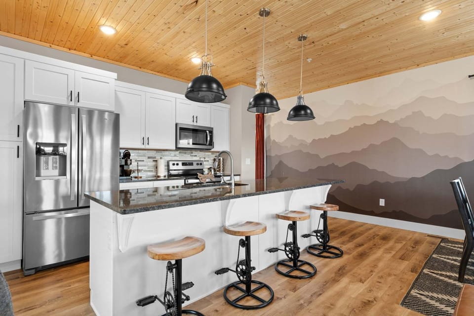 The Roost Hot Tub Fire Pit House in Indian Point