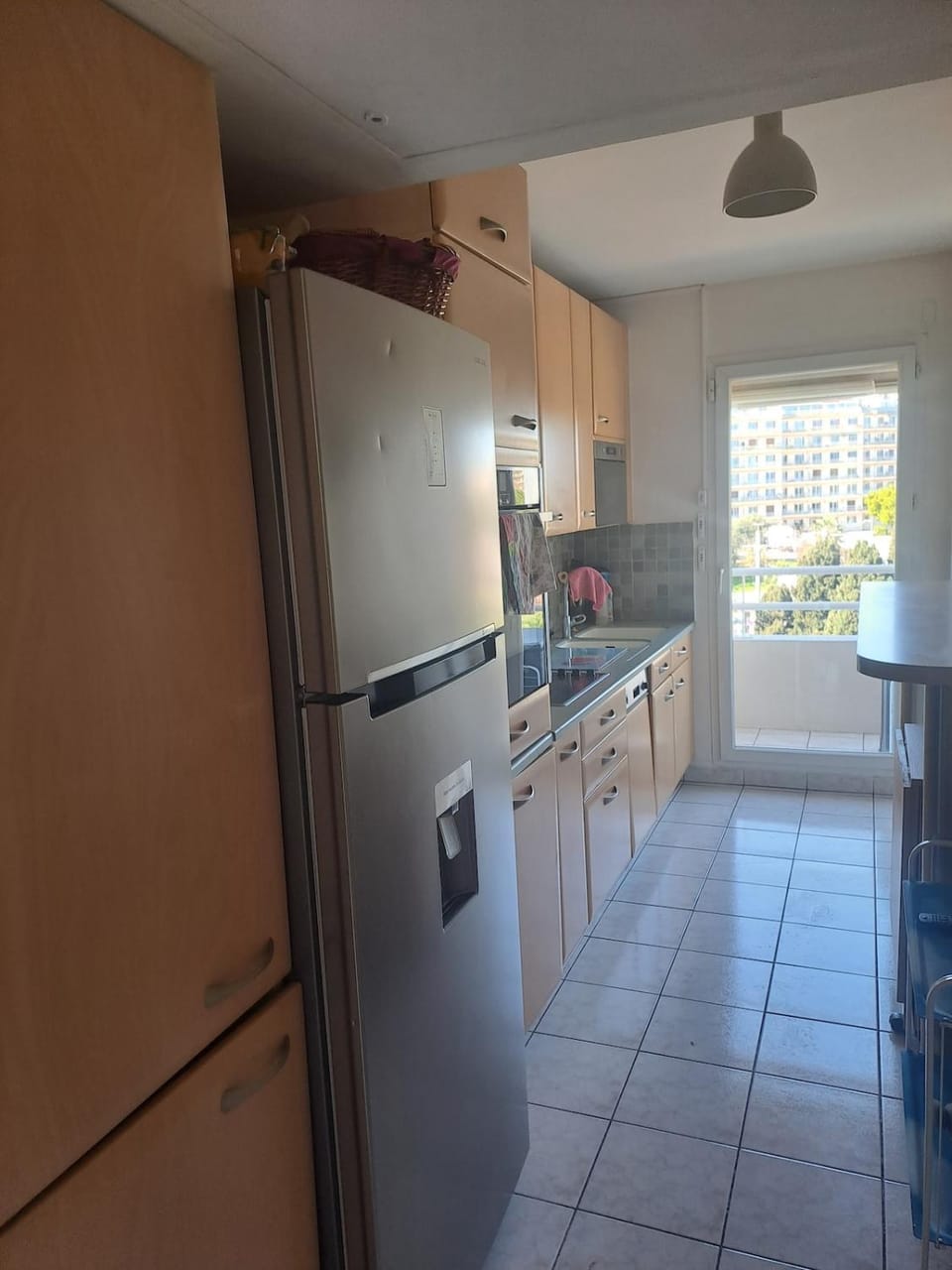 Kitchen or kitchenette, dishwasher, oven