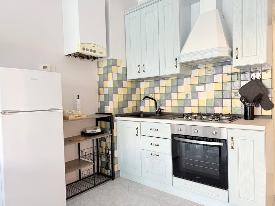 M457- Marcelli, trilocale con corte, aria condizionata e posto auto Apartment in Marcelli
