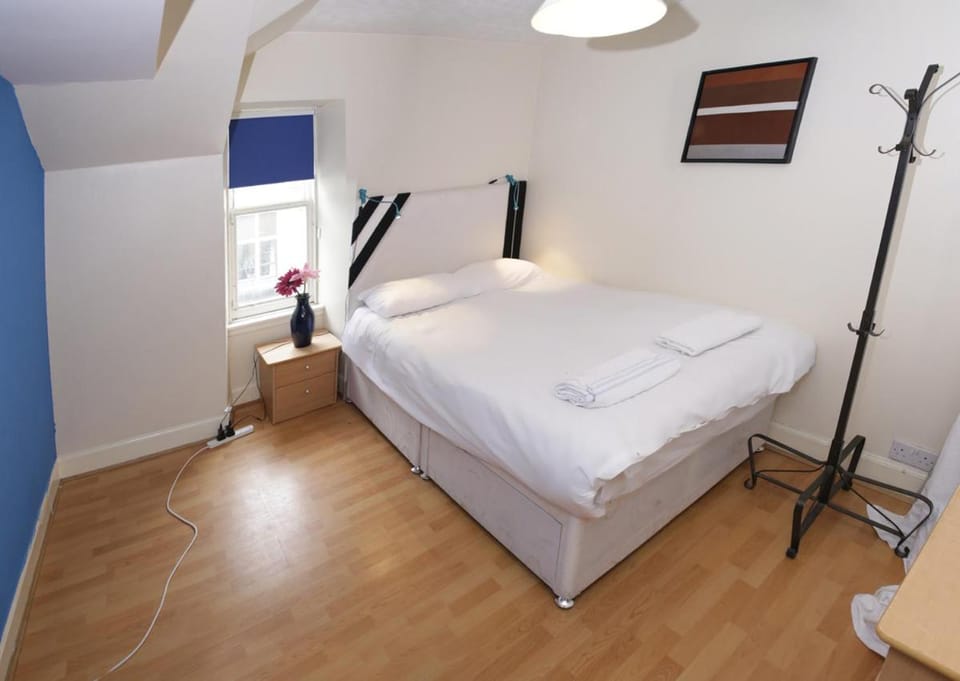 Two Bedroom Apartment in Newtown Apartment in Edinburgh