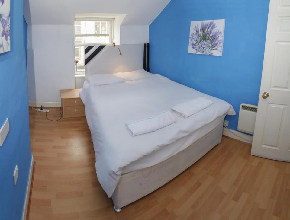 Two Bedroom Apartment in Newtown Apartment in Edinburgh
