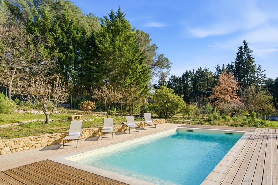 Natural landscape, Garden, Garden view, Swimming pool, sunbed