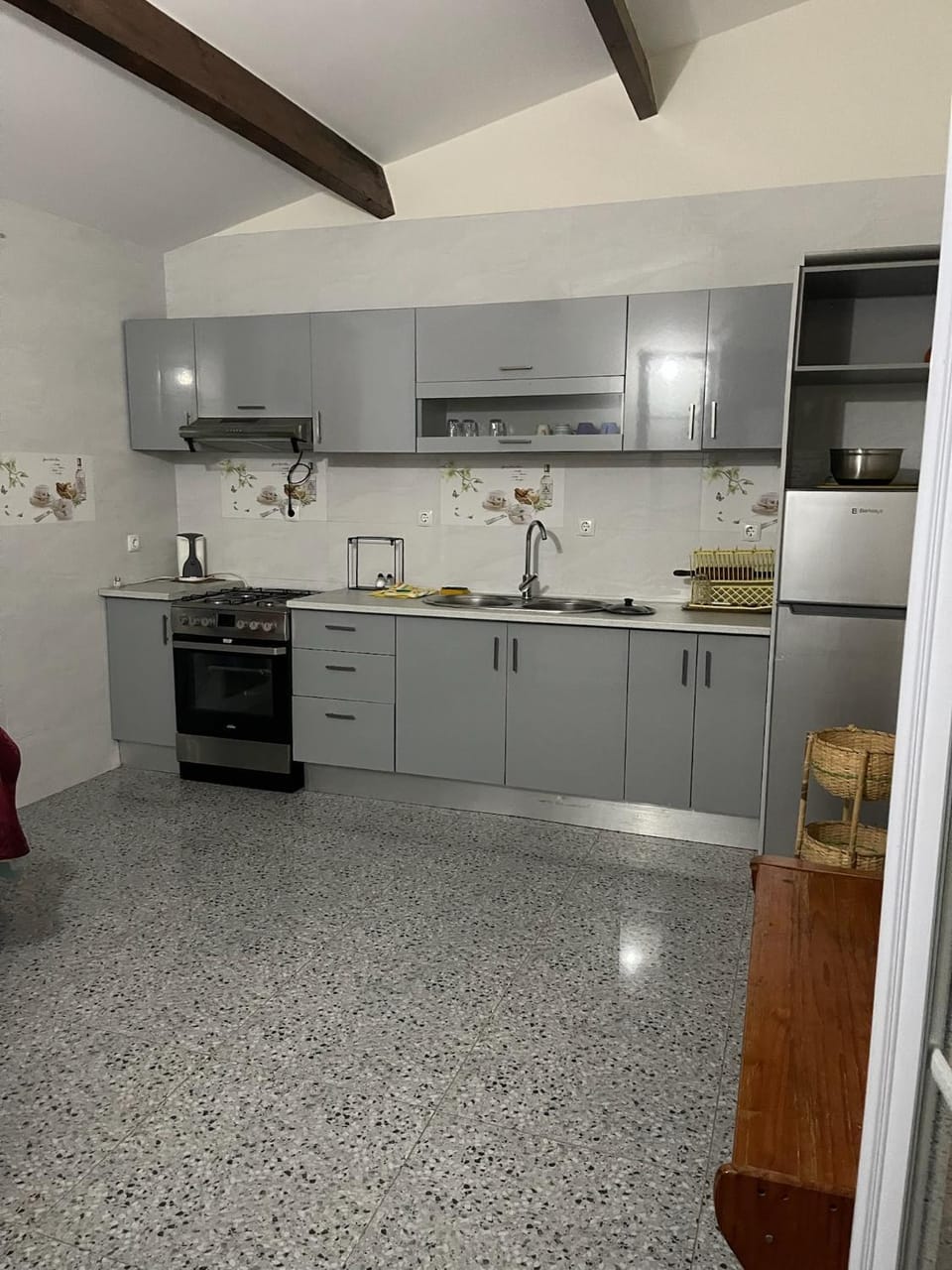 Kitchen or kitchenette, Kitchen or kitchenette, Communal kitchen, stove, stove, kitchen, kitchen