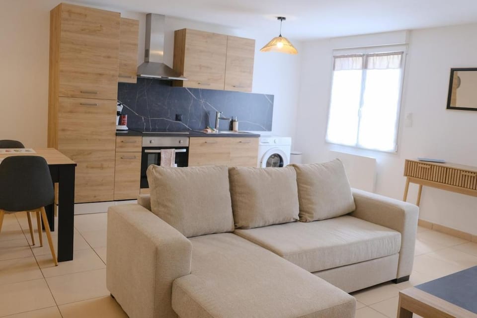 Kitchen or kitchenette, Living room, Dining area, pet friendly, stove