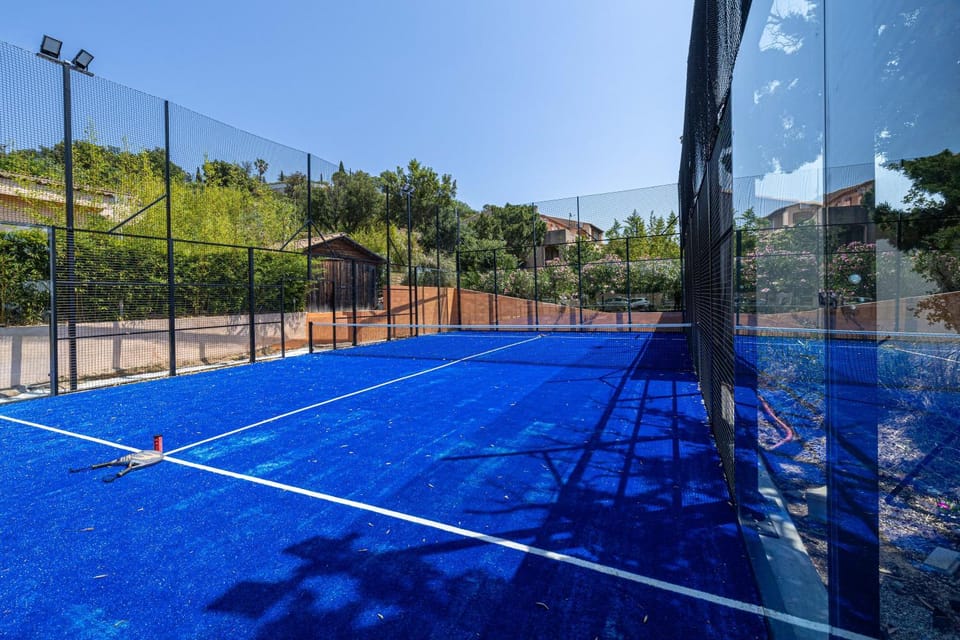 Tennis court
