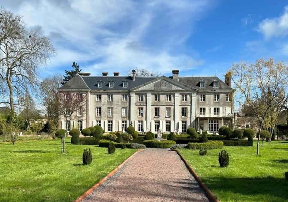 Property building, Spring, Day, Natural landscape, Garden, Garden view